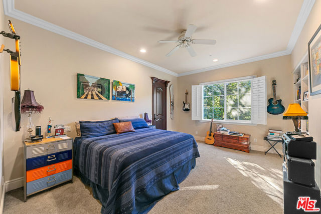 13418 Nightsky Drive, Camarillo CA: https://media.crmls.org/mediaz/468b5e6f-61f8-405d-98cb-c0b8c5b3ddcc.jpg