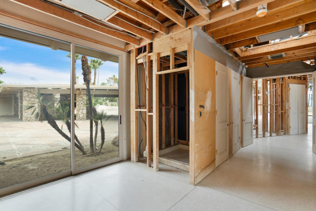 925 W Coronado Avenue, Palm Springs, CA 92262