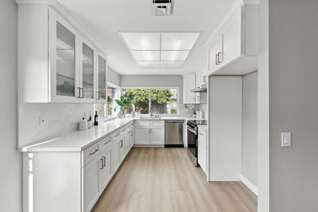 387 Menhaden Court, Foster City CA: https://media.crmls.org/mediaz/468c403f-2d4c-44e7-bd8b-005555f2019f.jpg