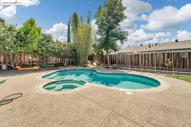 Image 30 of 39 For 3342 San Saba Dr