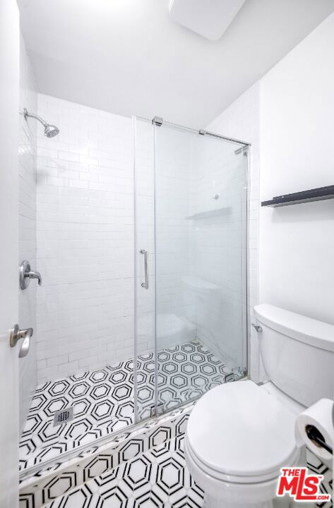 515 N Jackson Street, Glendale CA: https://media.crmls.org/mediaz/468d86d4-0eff-4bab-9805-d7c780996d96.jpg