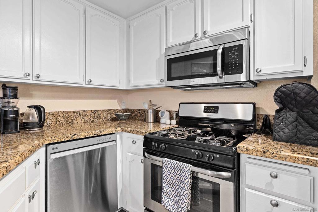 2849 E St - photo 10