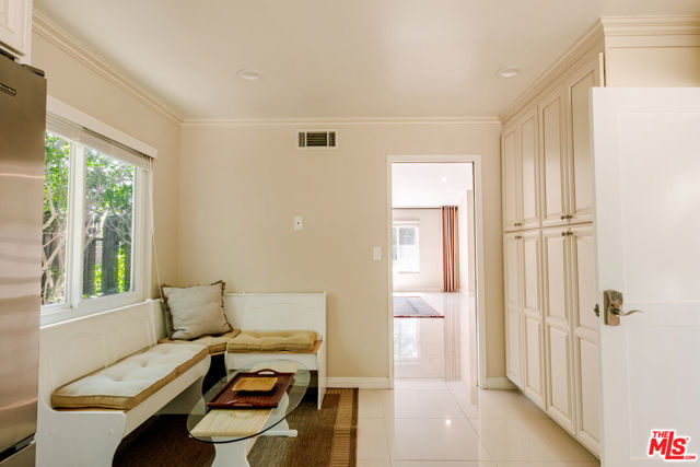 3194 Rossini Place, Topanga CA: https://media.crmls.org/mediaz/468e198b-fb4d-41c4-b2c9-d433da7f72e0.jpg