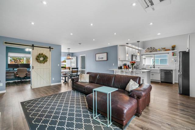 3460 Atlas St., San Diego CA: https://media.crmls.org/mediaz/468e2567-4eec-429e-91be-fde8e3192e26.jpg