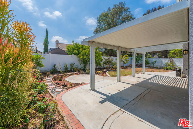 2320 Leggett Lane, Fullerton CA: https://media.crmls.org/mediaz/468ea4dc-016d-4570-af00-487a81bf1f9f.jpg