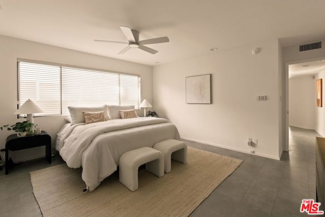 4841 Swinton Avenue, Encino CA: https://media.crmls.org/mediaz/468f529c-fcab-4fb4-a1a7-30639269c9c6.jpg