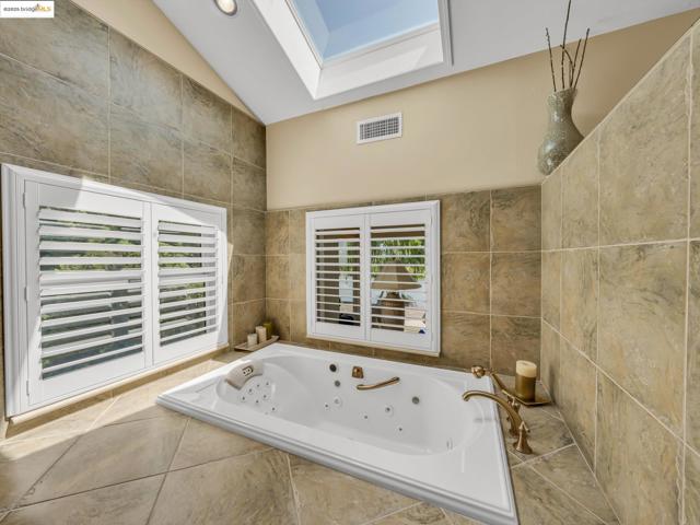 17035 TERMINOUS RD, Isleton CA: https://media.crmls.org/mediaz/468fc8b9-e822-43d8-ac71-a6157f86e71f.jpg