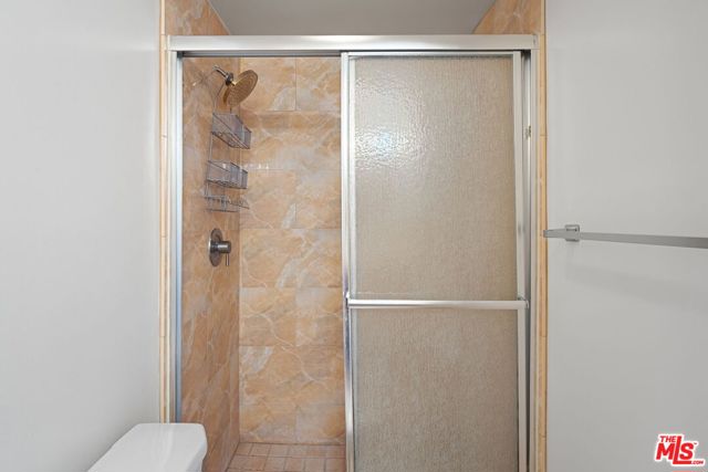 865 Comstock Avenue, Los Angeles CA: https://media.crmls.org/mediaz/468fd6f6-da04-4d51-94d6-37de64ba2a24.jpg