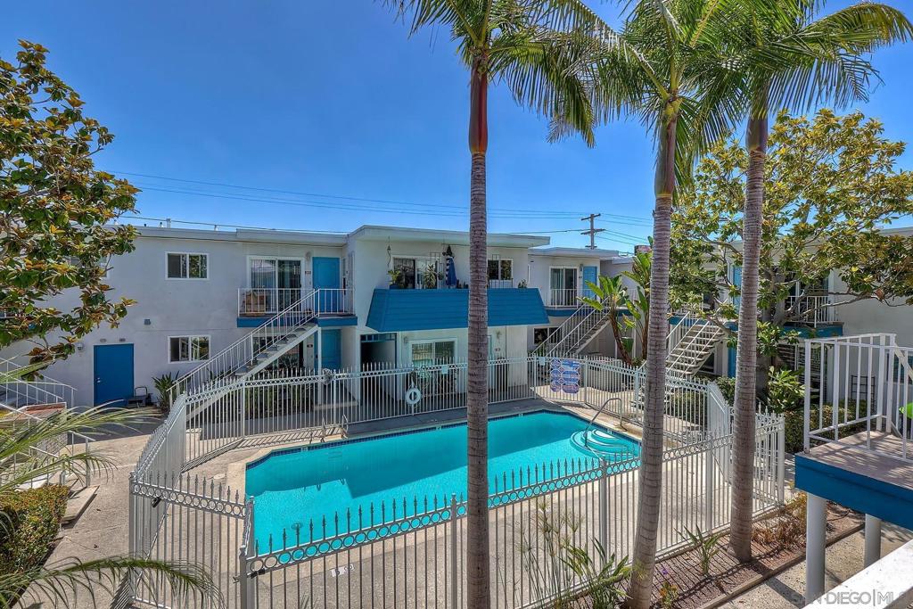 4747 Hamilton - photo 2