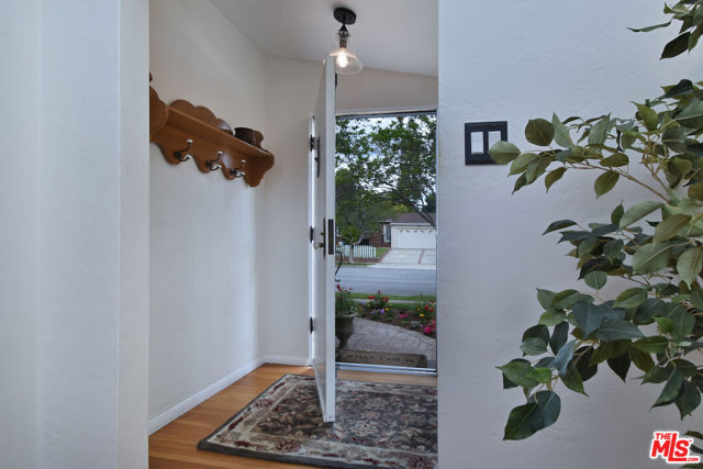 1044 Coolidge Drive, San Gabriel CA: https://media.crmls.org/mediaz/4690ce9c-c890-4372-8878-725f3f0ceb26.jpg