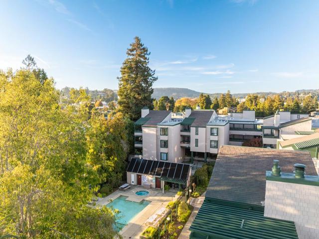 318 Soquel Avenue, Santa Cruz CA: https://media.crmls.org/mediaz/4690edf0-ee09-4bd3-8e87-c1e92696d14a.jpg