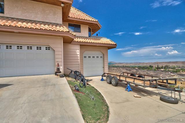 20329 Luchs Rd, Perris CA: https://media.crmls.org/mediaz/46911c4d-e525-41b9-84f3-b95efc7d7e45.jpg