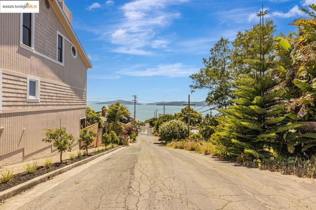 539 Golden Gate Ave, Richmond CA: https://media.crmls.org/mediaz/4691b304-f983-4d56-9db1-55c238ca037c.jpg
