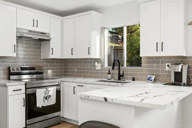 1446 SAN CARLOS PLACE, Escondido CA: https://media.crmls.org/mediaz/46920745-2e09-46ac-82bc-a29f4d73da98.jpg