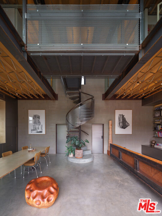 5701 7th Avenue, Los Angeles CA: https://media.crmls.org/mediaz/4693f1fb-7fe5-456e-a30a-360a18ce3443.jpg