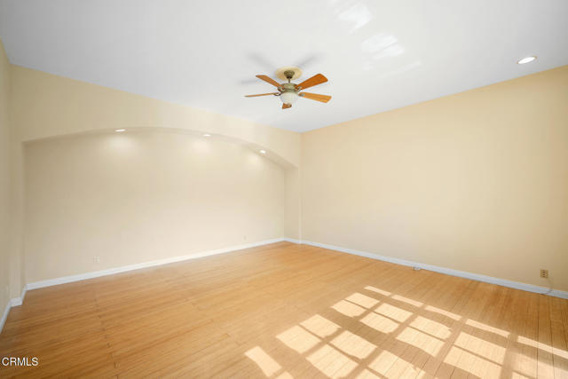 4917 Angeles Crest Highway, La Canada Flintridge CA: https://media.crmls.org/mediaz/4693fb1a-e6ff-4130-822c-67d1bf66d8a8.jpg