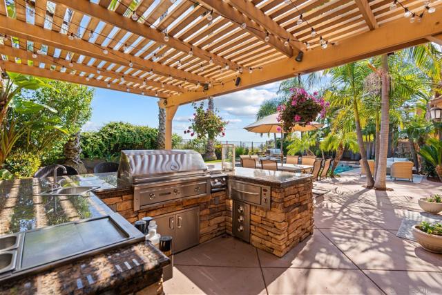 15583 Rising River Pl. S, San Diego CA: https://media.crmls.org/mediaz/4694398e-3643-4d7c-b8ef-354a741f9bef.jpg