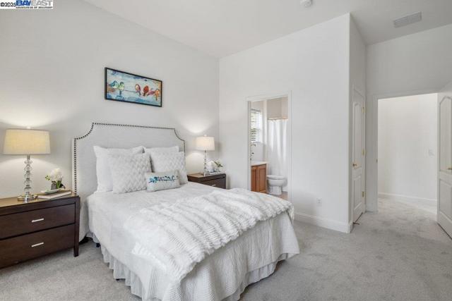1123 Burghley Ln, Brentwood CA: https://media.crmls.org/mediaz/46949d2d-8cc0-411b-b6e8-952faddbc447.jpg
