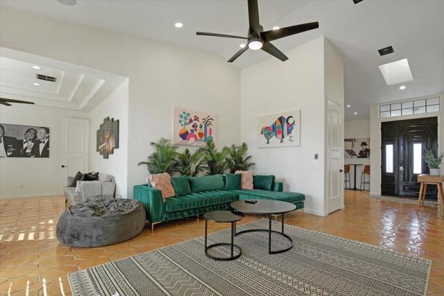 2451 Quincy Way, Palm Springs CA: https://media.crmls.org/mediaz/469581e7-dd05-4cf1-a343-30af75311c87.jpg