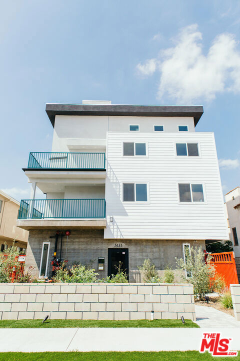 1431 S Sherbourne Drive #3