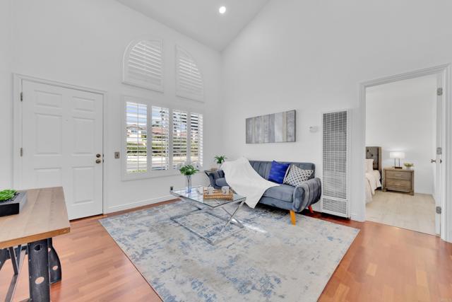 4040 Porte La Paz, San Diego CA: https://media.crmls.org/mediaz/469718ae-816e-40d4-8272-d26d69368c5e.jpg