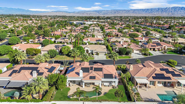 29 Calle La Reina, Rancho Mirage CA: https://media.crmls.org/mediaz/46976741-d8a1-4b76-9177-a35c927cd2a2.jpg