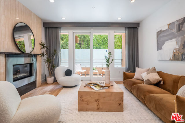 1318 S Roxbury Drive, Los Angeles CA: https://media.crmls.org/mediaz/46977ad7-4c5f-4bfa-b290-b04d6077cbdd.jpg