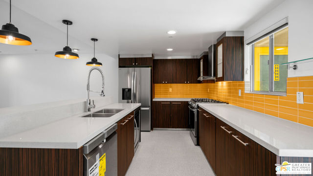 588 E San Lorenzo Road, Palm Springs CA: https://media.crmls.org/mediaz/4697bf8b-f8c8-4272-9480-849c594cc001.jpg