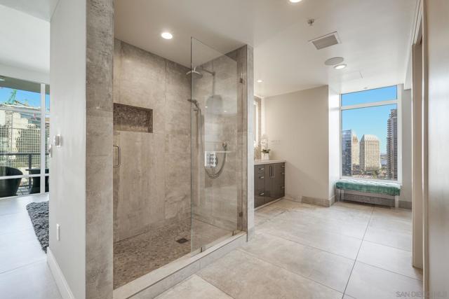 1262 Kettner Blvd, San Diego CA: https://media.crmls.org/mediaz/4697d48a-c335-4e12-8ce0-9b582f66586d.jpg