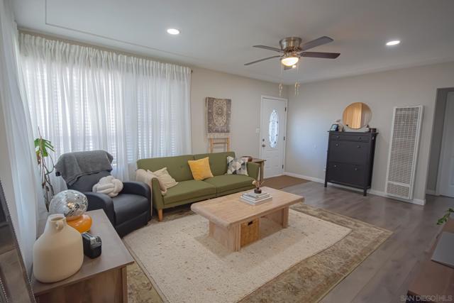 4092 Winona Ave, San Diego CA: https://media.crmls.org/mediaz/4698098b-935f-4a38-a2df-edabcafab894.jpg