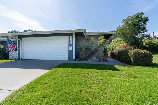 1302 El Corral Lane, San Marcos CA: https://media.crmls.org/mediaz/469826ab-d449-4963-8f7f-7c95ad6bde3e.jpg