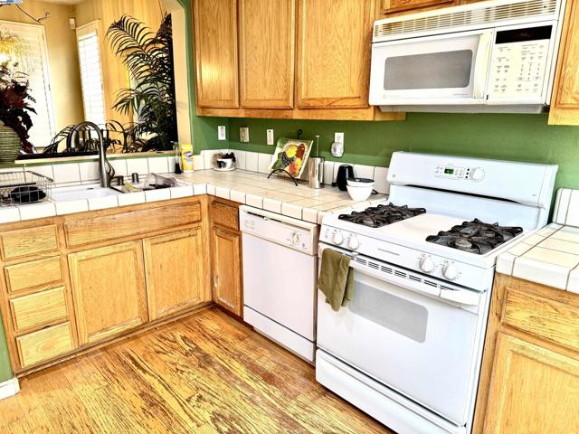 1012 Baltusrol Rd, Livermore CA: https://media.crmls.org/mediaz/46987815-aace-4192-bda4-7808c59a9979.jpg