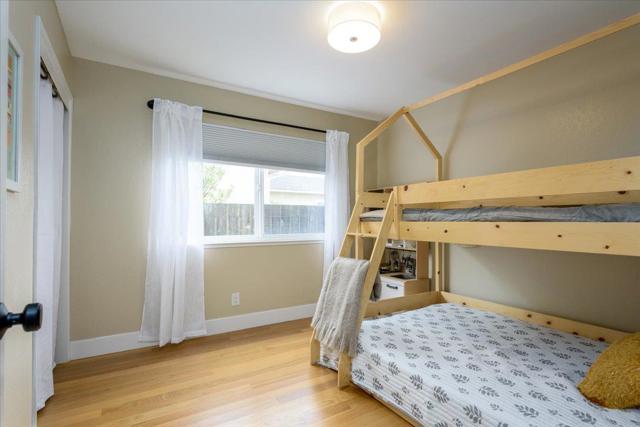 407 Beach Avenue, Half Moon Bay CA: https://media.crmls.org/mediaz/46988923-1c5a-4d60-b0c3-dccbbf34bcdb.jpg
