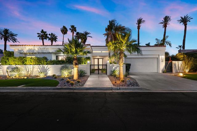 49 Mission Palms E Drive, Rancho Mirage CA: https://media.crmls.org/mediaz/4698ee8b-9575-4b6e-a61f-0081592ef979.jpg