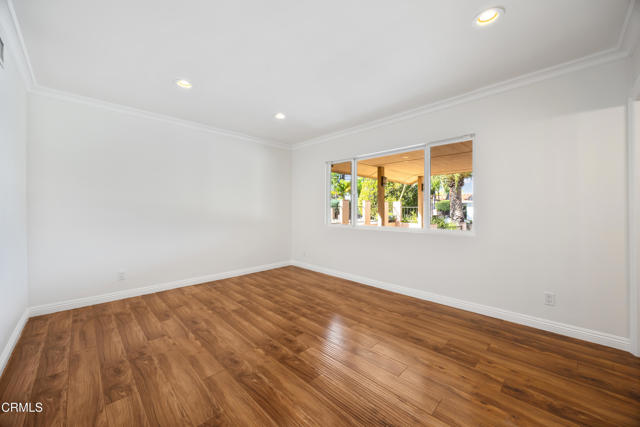 Detail Gallery Image 18 of 41 For 9350 Crystal View Dr, Los Angeles,  CA 91042 - 4 Beds | 3 Baths