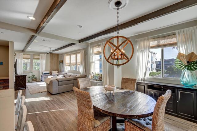 1570 Vista Del Mar Way, Oceanside CA: https://media.crmls.org/mediaz/4699226b-5de1-4436-bebf-e573c26f5370.jpg
