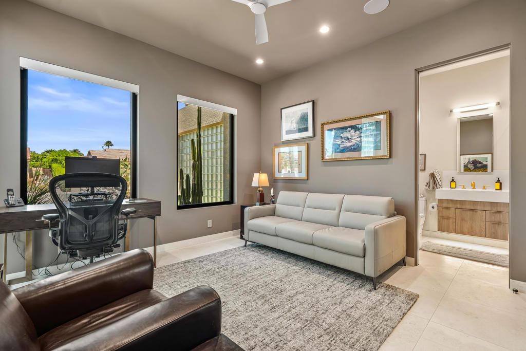 https://media.crmls.org/mediaz/4699b739-5aa4-423b-ac5e-5fb4a6352e7f.jpg?preset=X-Large