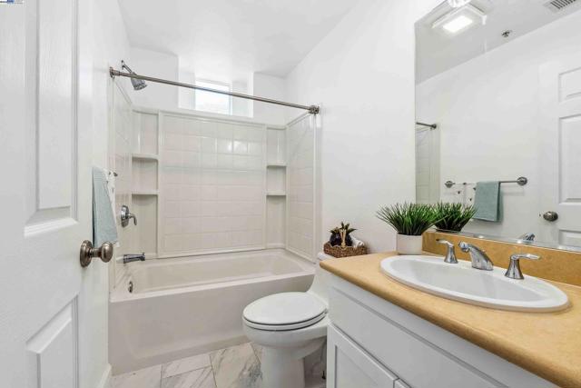 40742 Greystone Ter, Fremont CA: https://media.crmls.org/mediaz/4699de2f-1b40-456f-9e98-1aa85b19d293.jpg