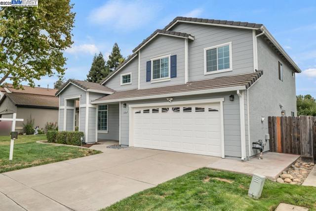 9193 Bungalow Way, Elk Grove CA: https://media.crmls.org/mediaz/469a2849-d19e-4084-982c-f5882ebd863d.jpg
