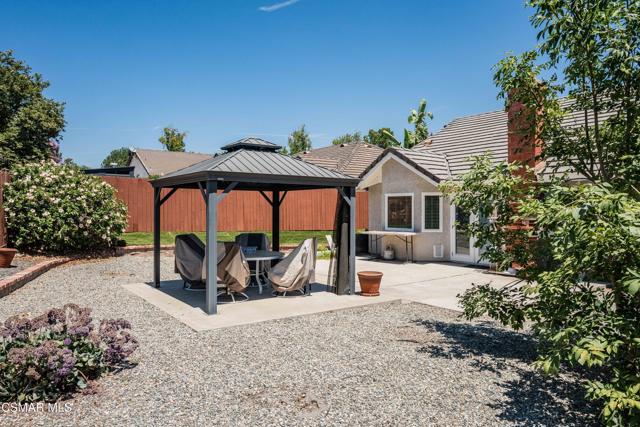 2753 Deerwood Avenue, Simi Valley CA: https://media.crmls.org/mediaz/469a6016-6c5c-4c71-8b20-751b235d4783.jpg
