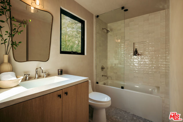4790 Galendo Street, Woodland Hills CA: https://media.crmls.org/mediaz/469a60db-4dc8-426c-bd25-13573651b74c.jpg