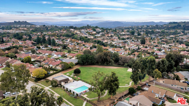 13480 Laurelhurst Road, Moorpark CA: https://media.crmls.org/mediaz/469ae57f-b357-4c86-9d07-dc711a873a0e.jpg
