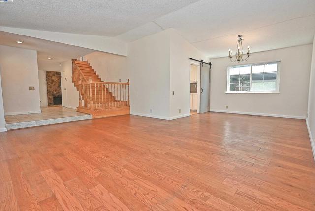 4919 Mohr Ave, Pleasanton CA: https://media.crmls.org/mediaz/469b7174-6ebc-4827-b648-f86a520a372c.jpg