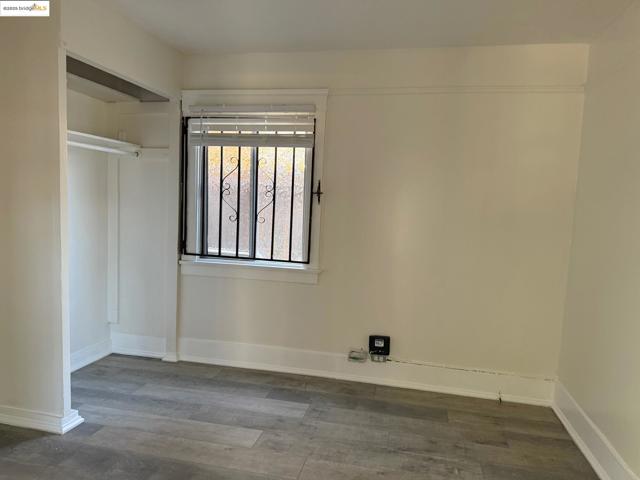 2542 Filbert St, Oakland CA: https://media.crmls.org/mediaz/469b7cdc-222b-4a7b-a562-8b51cd0c04cf.jpg