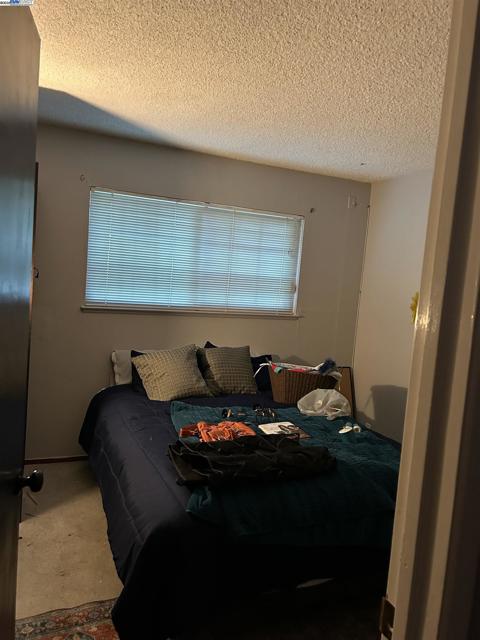 5913 Woodleigh Dr, Carmichael CA: https://media.crmls.org/mediaz/469c4920-39e2-44a6-b985-11520ab0c640.jpg