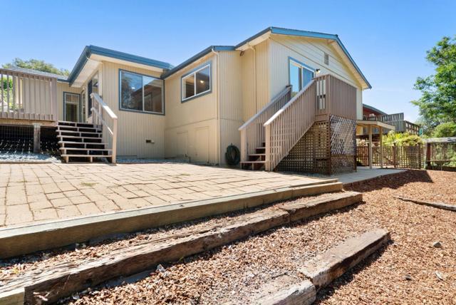 3407 Maplethorpe Lane, Soquel CA: https://media.crmls.org/mediaz/469d0da6-4d00-47ea-b83f-890c4de9758f.jpg