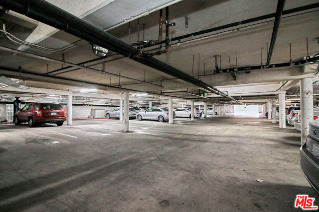 400 S La Fayette Park Place, Los Angeles CA: https://media.crmls.org/mediaz/469dcba2-b3df-401a-8184-9c6e709b47ef.jpg