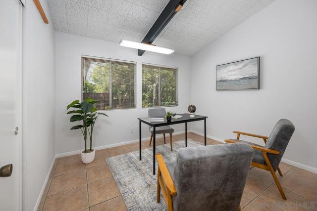 8402 Sugarman Dr, La Jolla CA: https://media.crmls.org/mediaz/469eaf56-b910-4e87-8d0b-124b4ee05d18.jpg