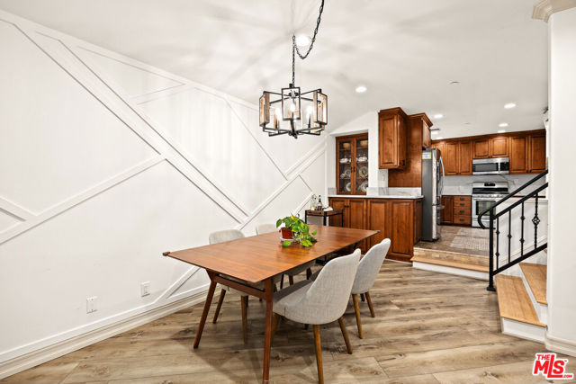 272 N Chester Avenue, Pasadena CA: https://media.crmls.org/mediaz/469fb78a-1a9f-45b3-8b15-610af66a5cc9.jpg