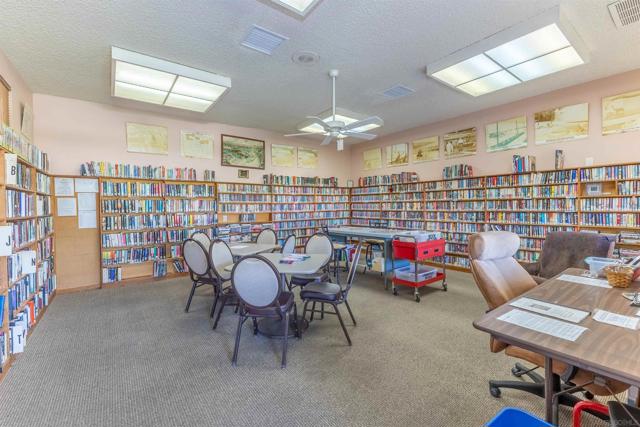 331 Rainier Way, Hemet CA: https://media.crmls.org/mediaz/469fbf09-ee97-4eab-9198-1235087936b1.jpg